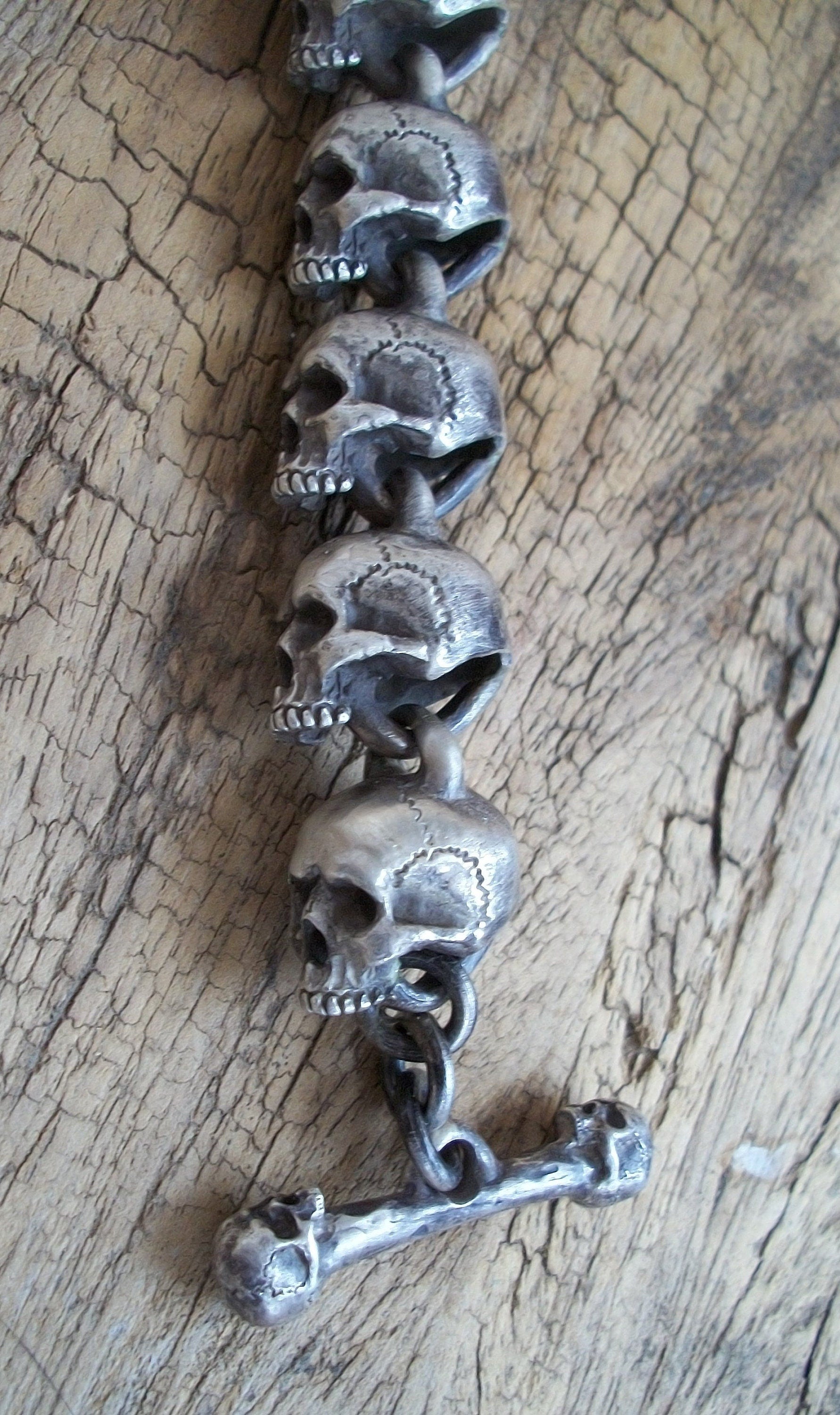 Skull Bracelet - Sterling Silver Huge skull bracelet Toggle bone closure.
