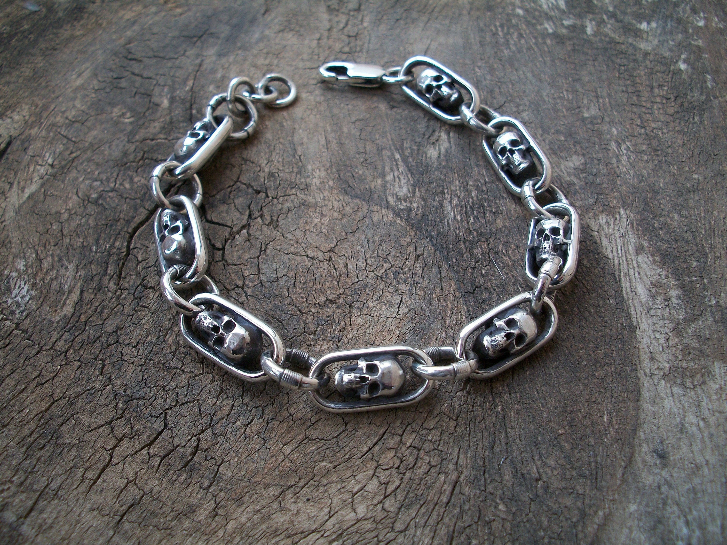 Skull Bracelet - Sterling Silver Skull Bracelet Oval chain. Lobster Closure