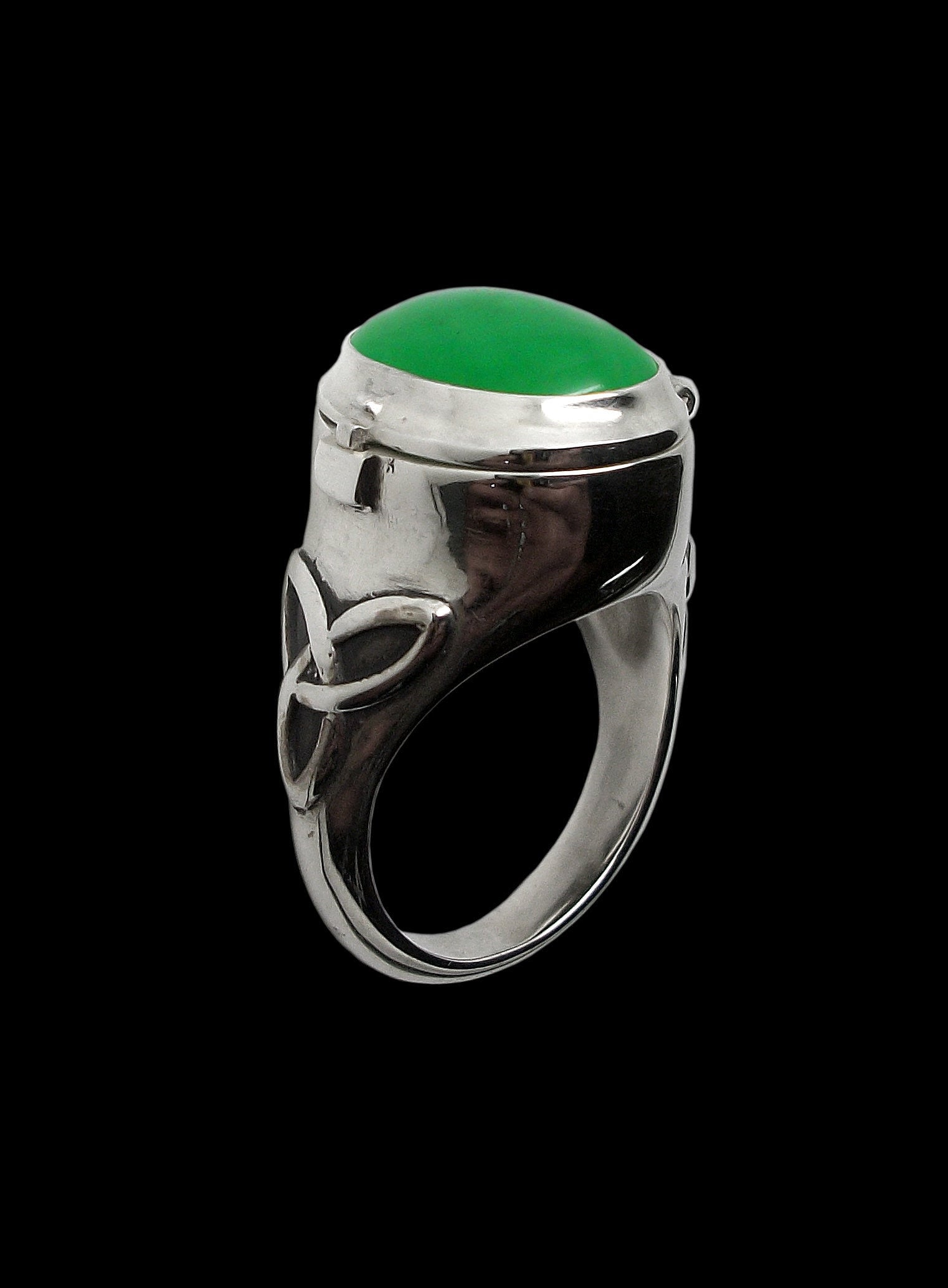 Poison ring - Sterling Silver Poison Pillbox triquetra ring with Green Jade- ALL SIZES