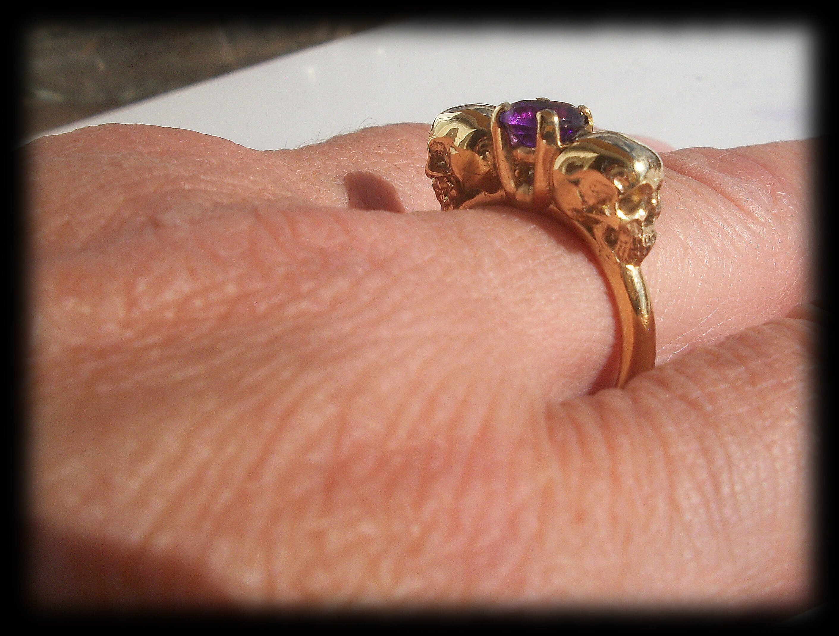 Skull ring - 18K Solid Gold Dark Gothic Skull Engagement Ring with Amethyst - Love to Death Ring Inspired by Lovers Of Valdaro