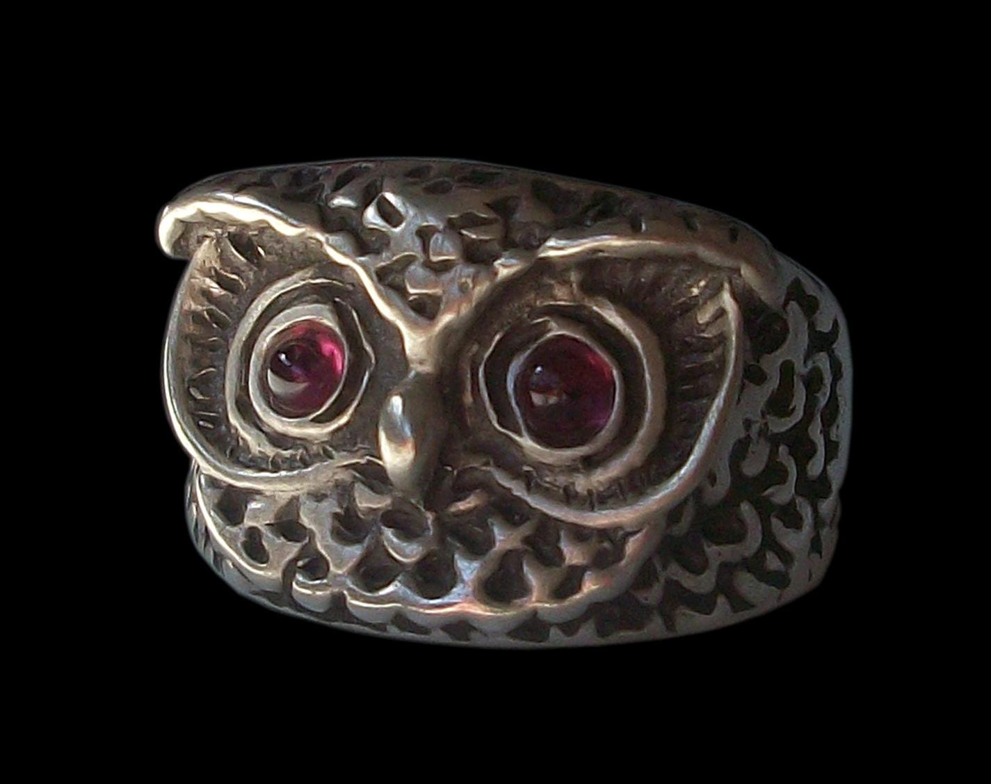 Owl ring - Sterling Silver Owl ring with garnet - All Sizes