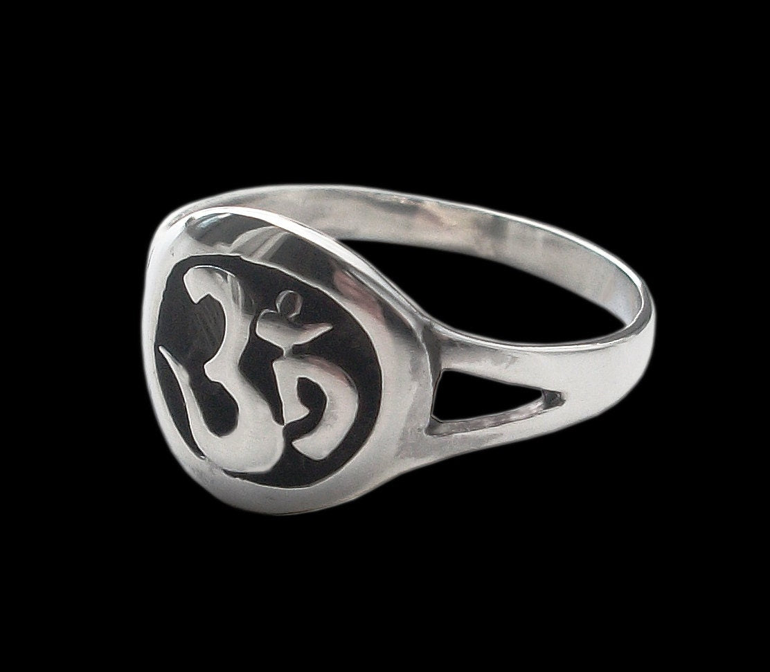Ohm ring - Sterling Silver Aum Ohm OM ring  - All sizes - Reiki Meditation Mantra sound