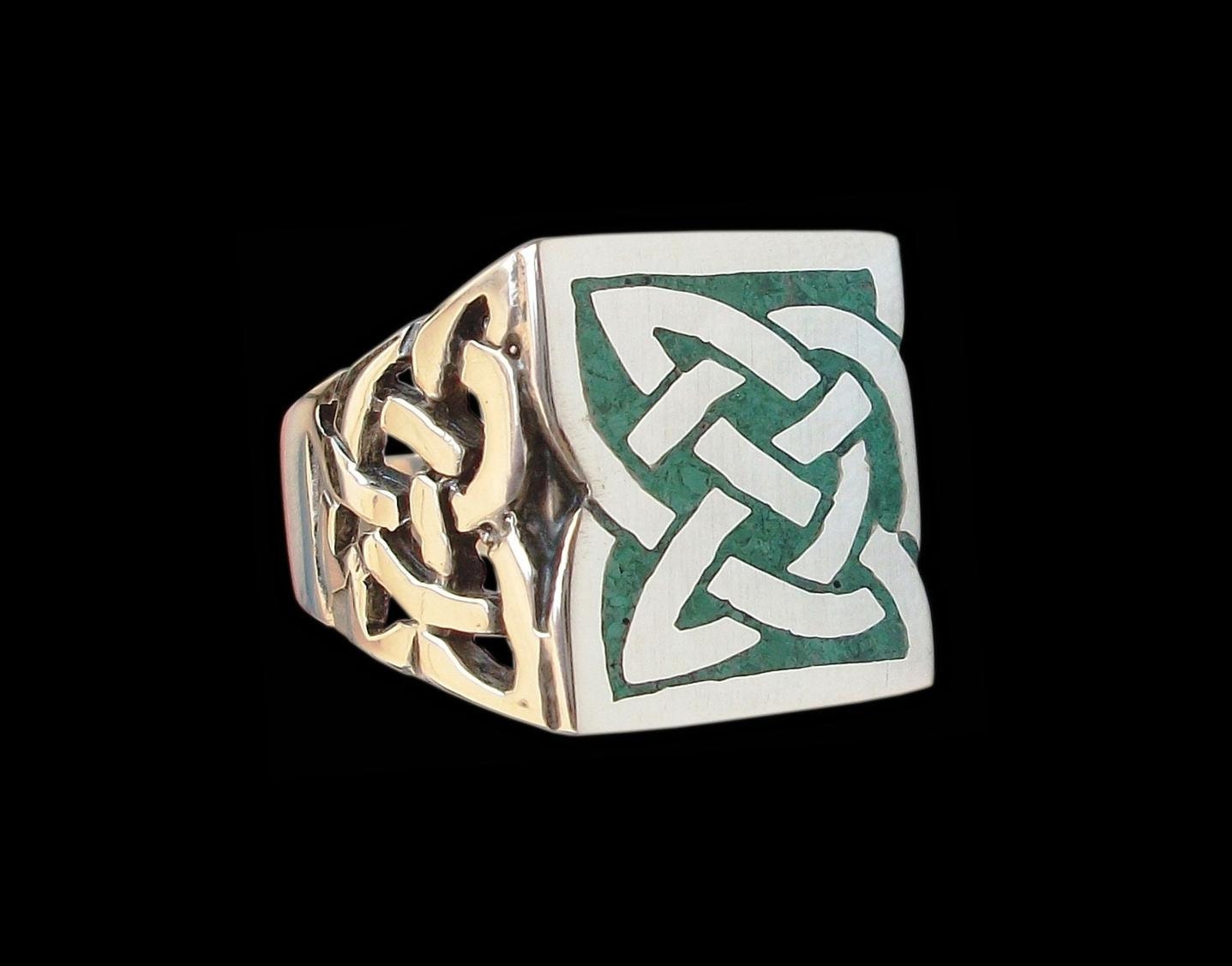 Celtic ring - Sterling Silver Celtic Knot ring with green malachite chips- All sizes -