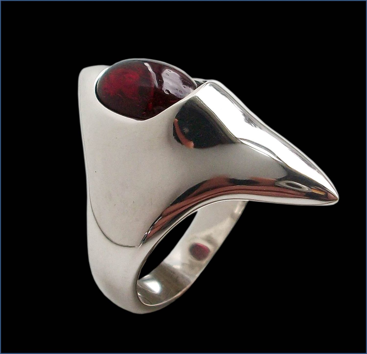 Claw ring - Sterling Silver Plague doctor Ring with garnet - ALL SIZES